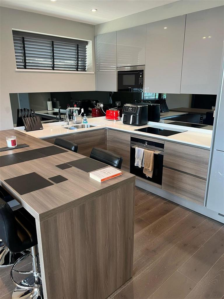 House in London - View 3
