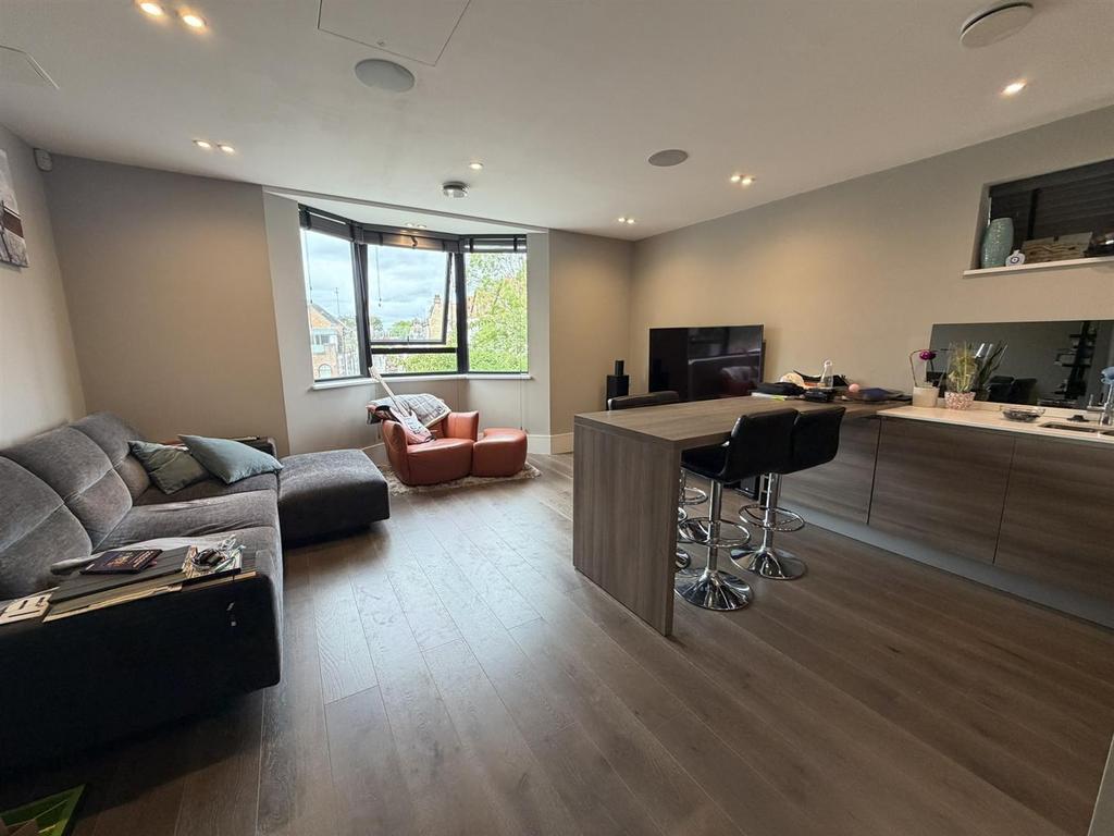 House in London - View 5