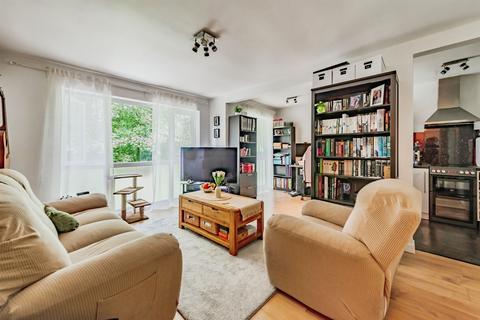 2 bedroom maisonette for sale, Hyde Heath Court, Crawley