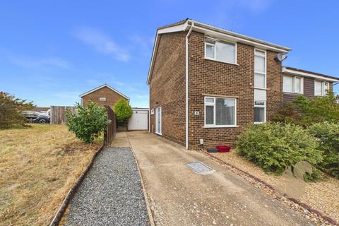 3 bedroom semi-detached house for sale, Broomhayes, Ipswich
