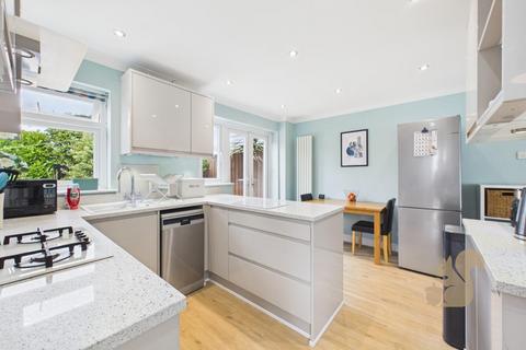 3 bedroom semi-detached house for sale, Broomhayes, Ipswich