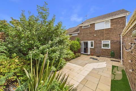 3 bedroom semi-detached house for sale, Broomhayes, Ipswich
