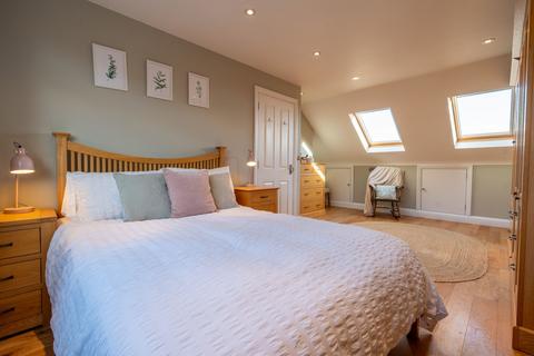 4 bedroom semi-detached house for sale, St. Edmunds Drive, Stanmore, HA7