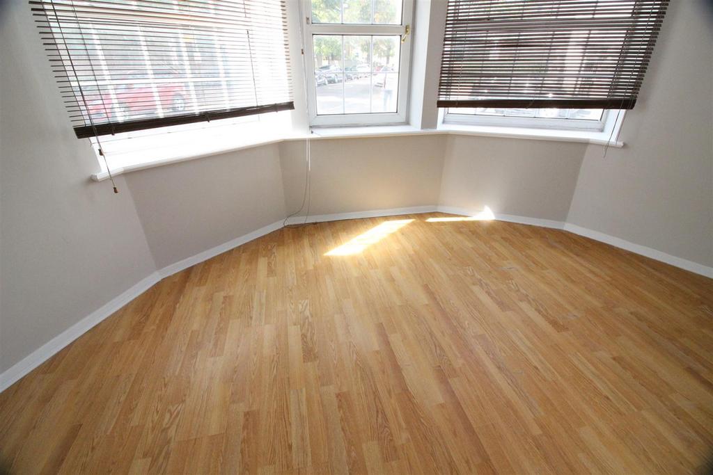 Apartment in London - View 3