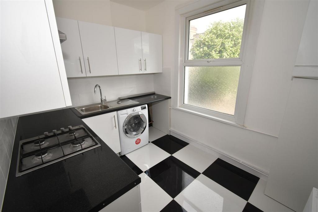 Apartment in London - View 3