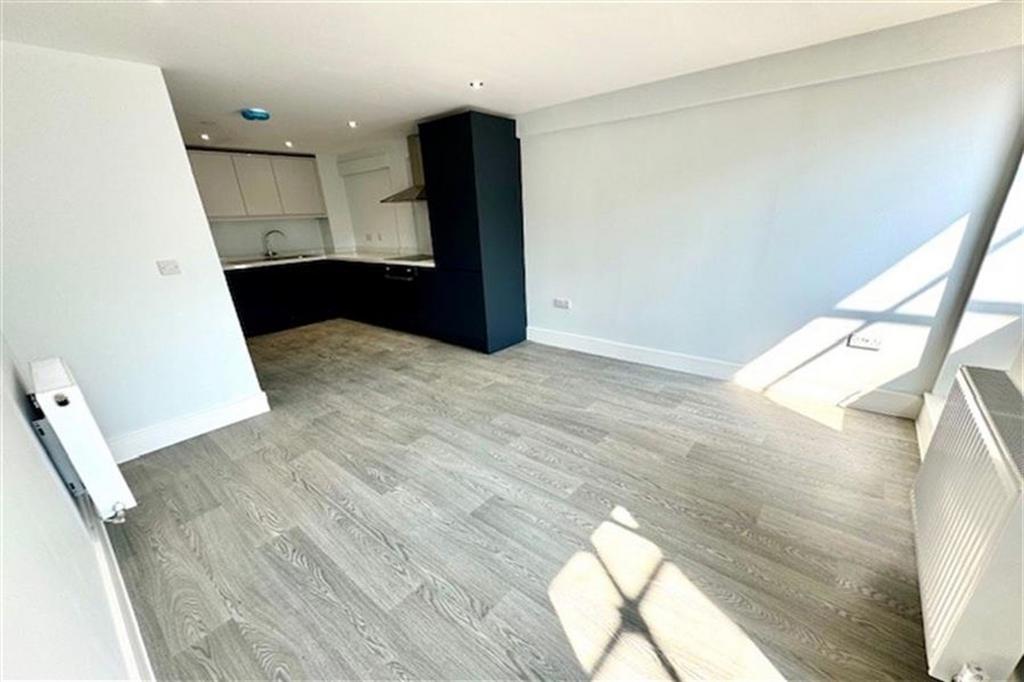 Apartment in Southampton - View 3