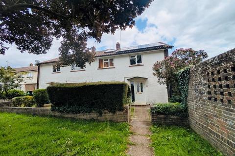 house for rent in Drake Road, Crawley, RH10