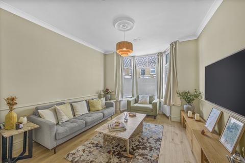 3 bedroom end of terrace house for sale, Gillespie Road, London, N5