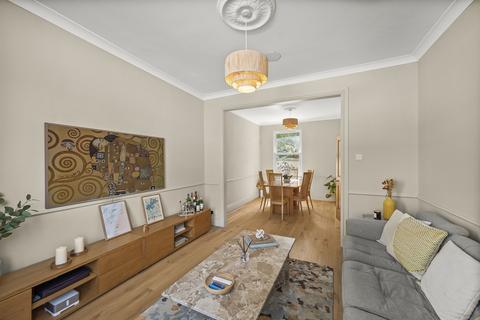 3 bedroom end of terrace house for sale, Gillespie Road, London, N5