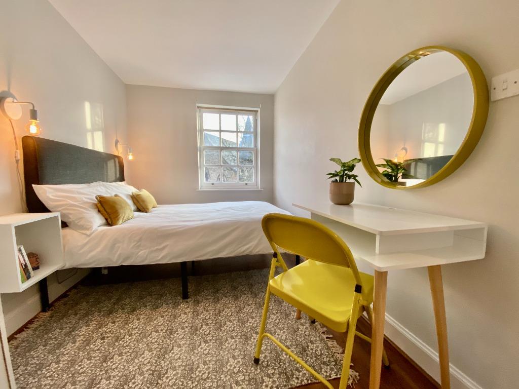 Apartment in Edinburgh, Southside - View 3