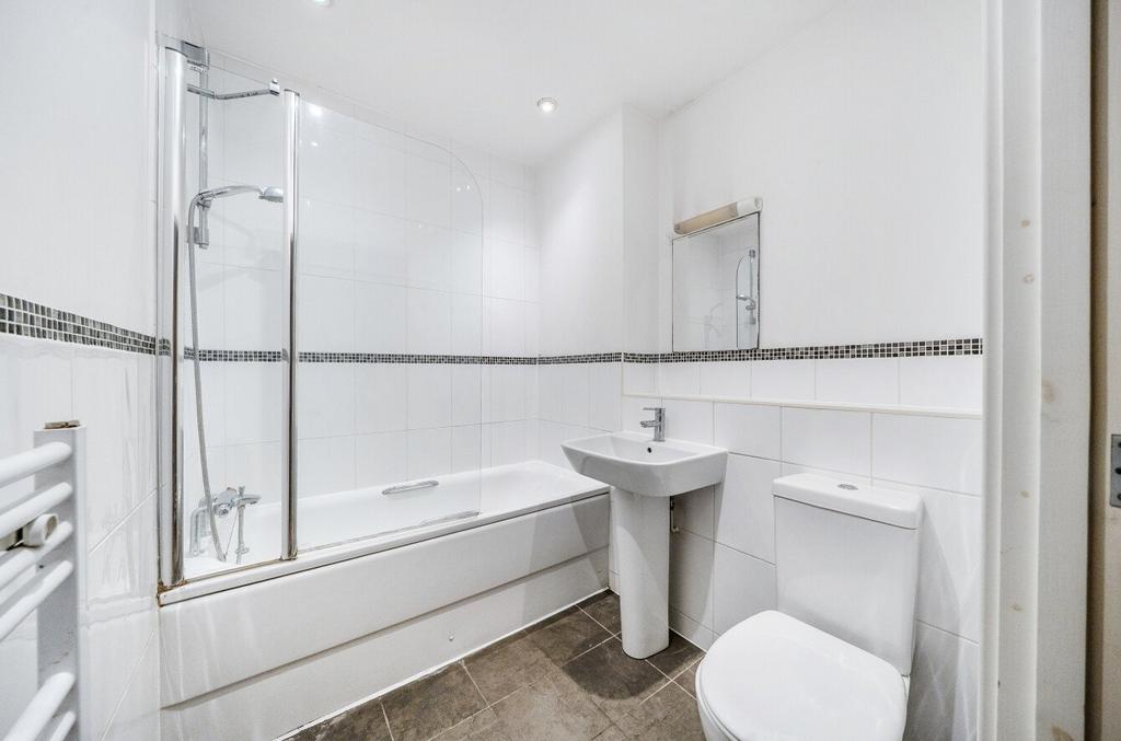 Apartment in Hampshire - View 5