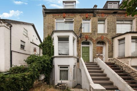1 bedroom flat for sale, Clifton Road, London, SE25