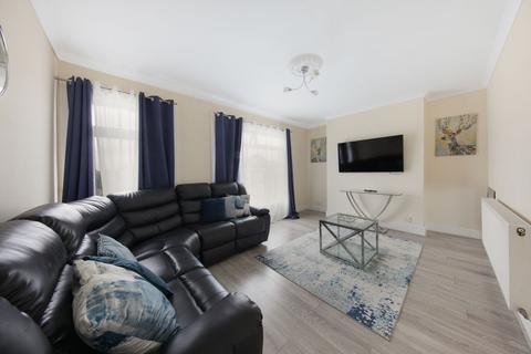 1 bedroom flat for sale, Clifton Road, London, SE25