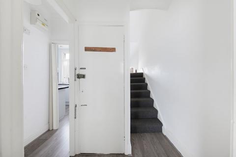 1 bedroom flat for sale, Clifton Road, London, SE25