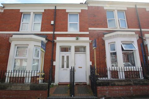 2 bedroom flat to rent, Wingrove Gardens, Newcastle upon Tyne NE4