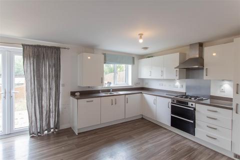 4 bedroom terraced house to rent, Darwin Walk, Haverhill CB9