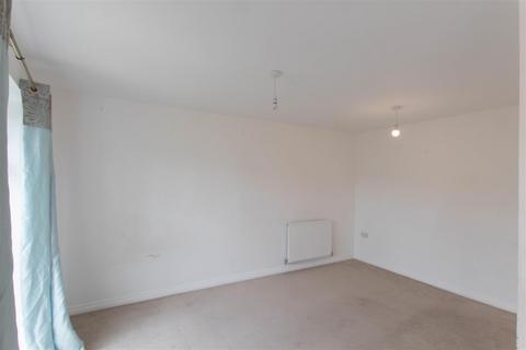 4 bedroom terraced house to rent, Darwin Walk, Haverhill CB9