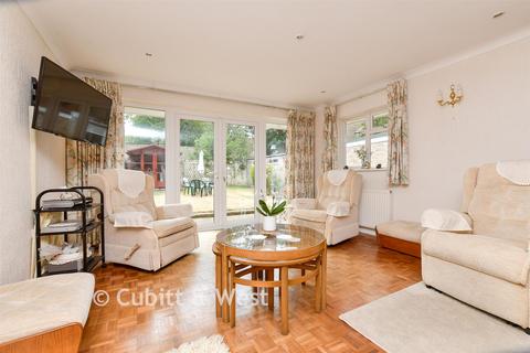 2 bedroom detached bungalow for sale, Glyndale Grange, Sutton SM2