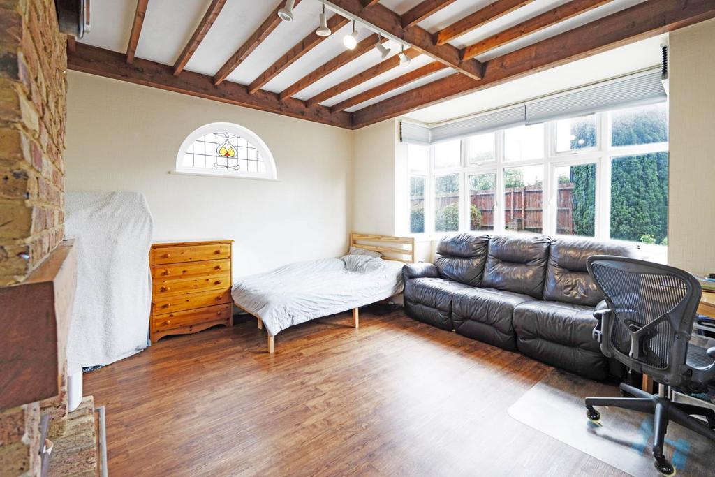 House in London, Royal Borough of Kingston upon Thames - View 3