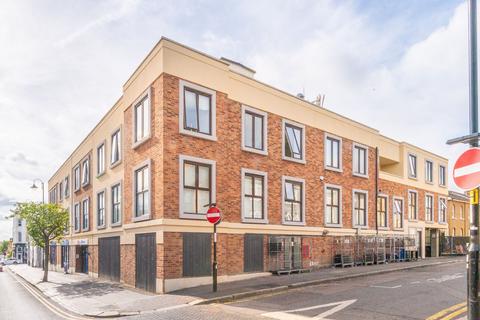 2 bedroom flat for sale, Suffolk Road, South Norwood, London, SE25