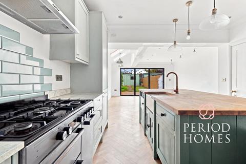 4 bedroom semi-detached house for sale, Rosebery Road, Old Moulsham
