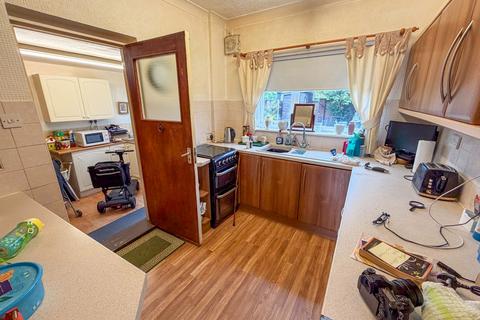 3 bedroom semi-detached house for sale, Lodore Road, Worksop, S81