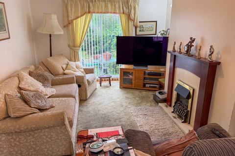 3 bedroom semi-detached house for sale, Lodore Road, Worksop, S81