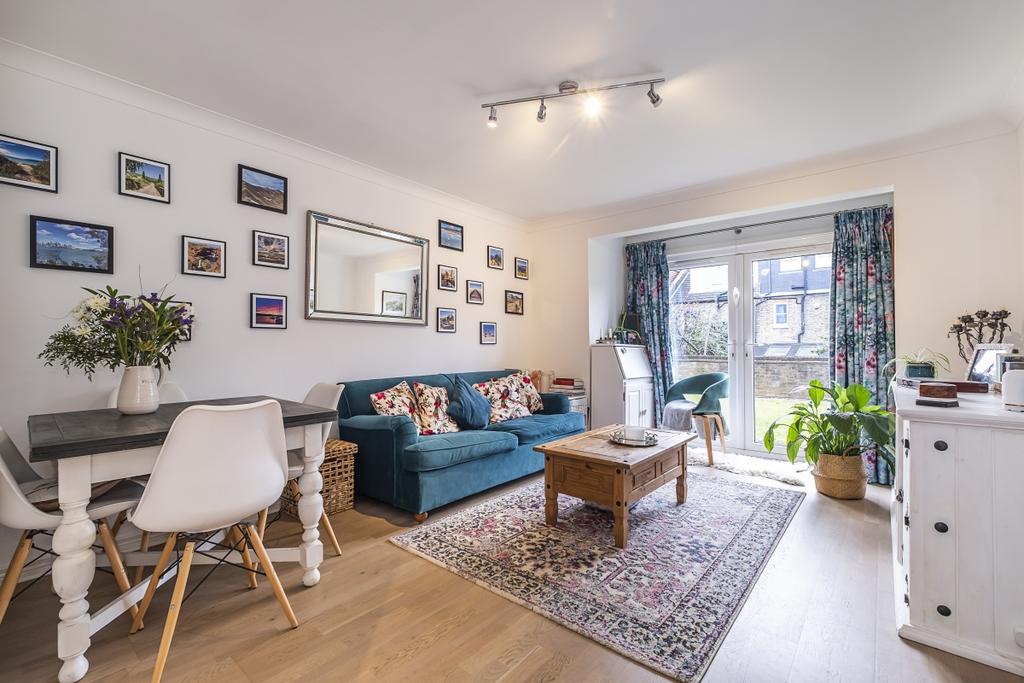 Apartment in London - View 3