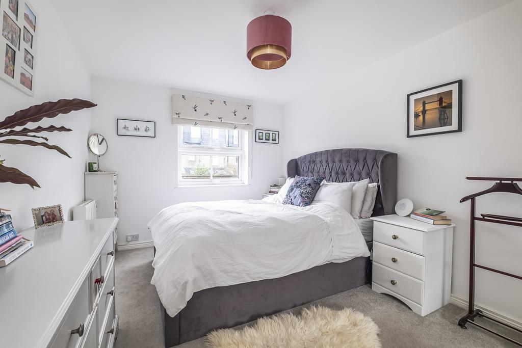 Apartment in London - More
