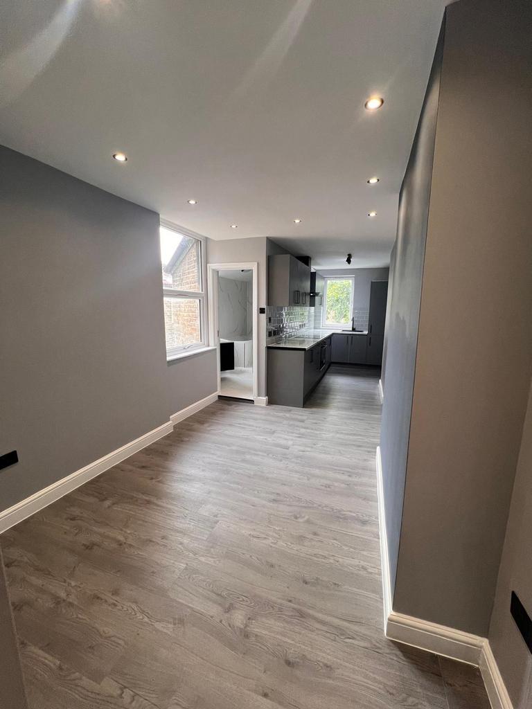 Apartment in London - View 2