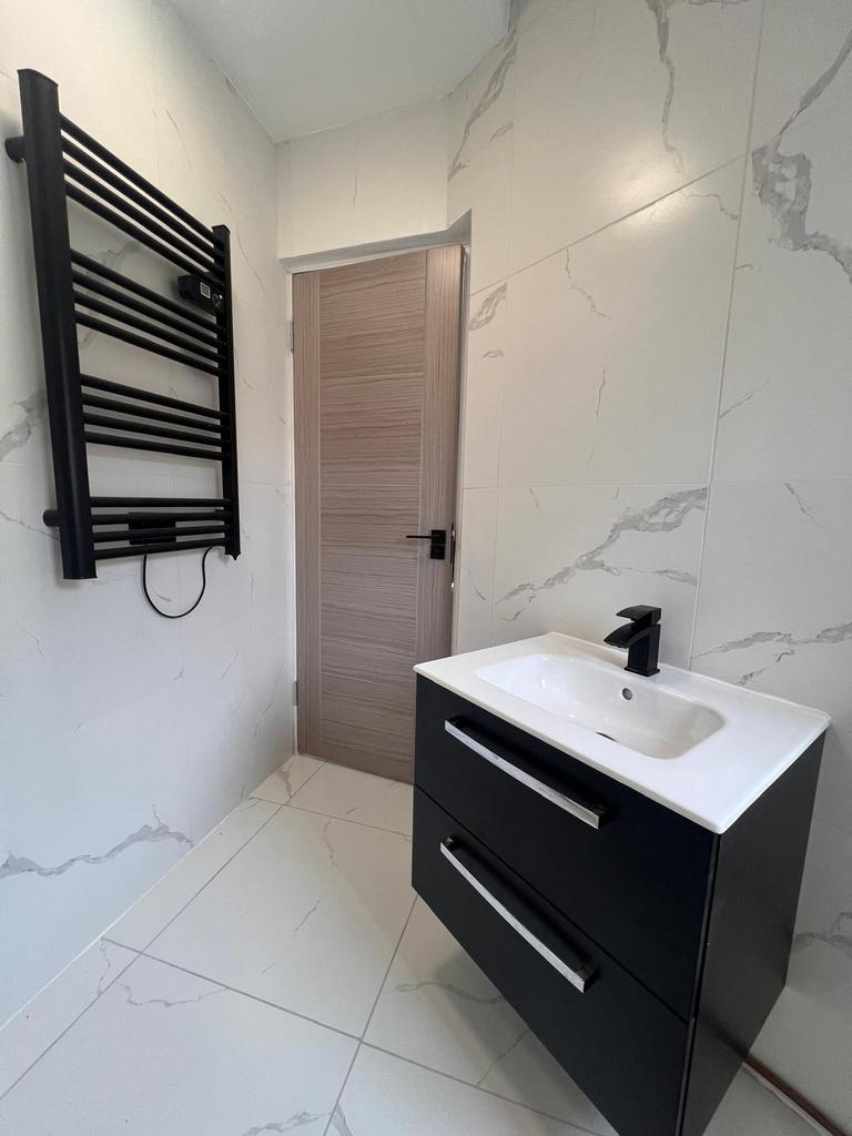 Apartment in London - More