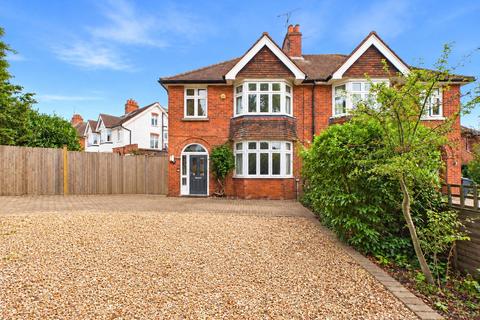 3 bedroom semi-detached house for sale, Kenilworth Avenue, Berkshire RG30