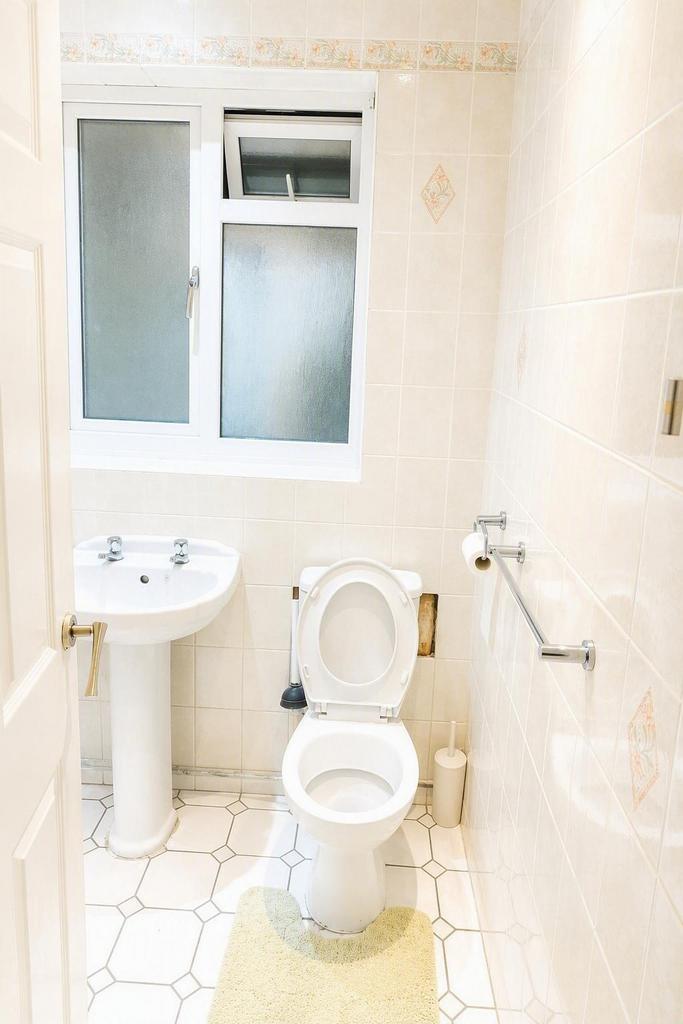 Apartment in Harrow - More