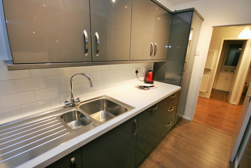 Apartment in Stepney - View 2