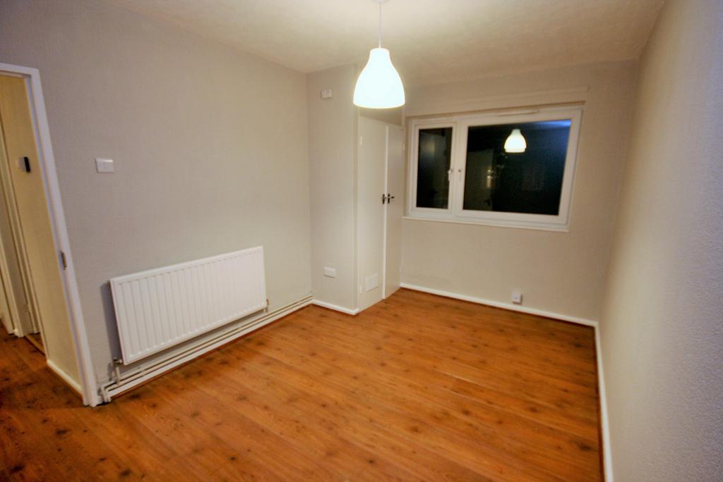 Apartment in Stepney - View 4
