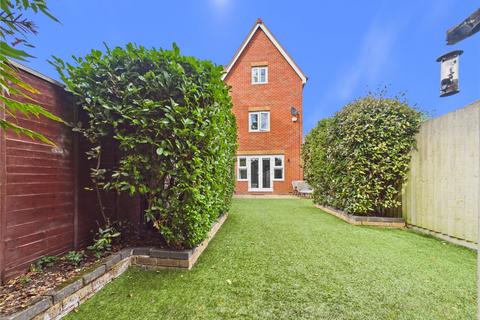 3 bedroom semi-detached house for sale, Pryor Close, Tilehurst, Reading, Berkshire, RG31