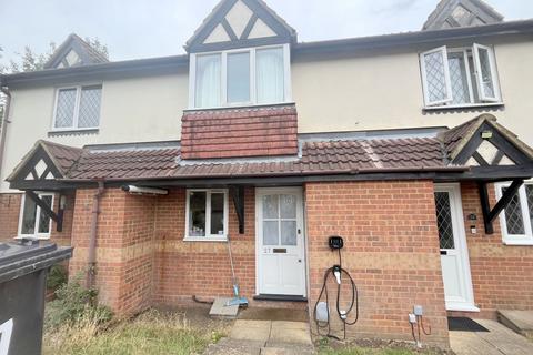 2 bedroom terraced house to rent, Farmbrook, Luton, LU2
