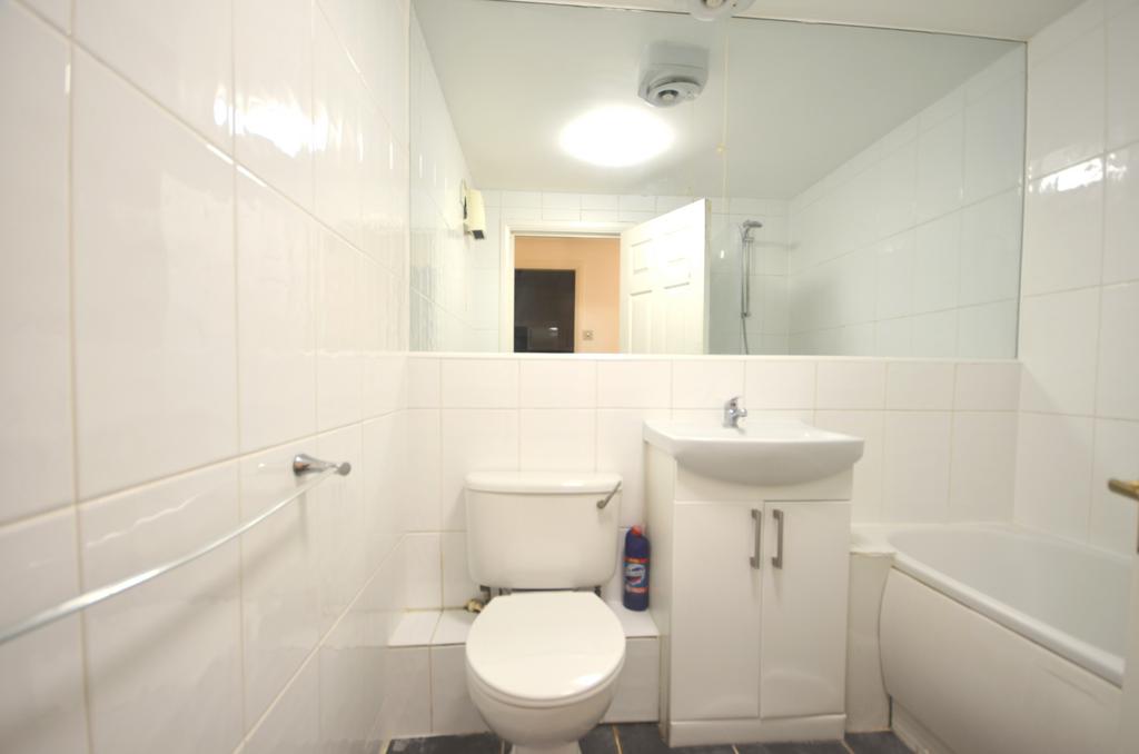 Apartment in Harefield - View 5