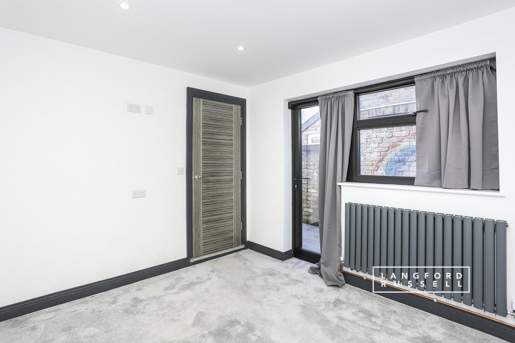 Apartment in Bromley - View 4