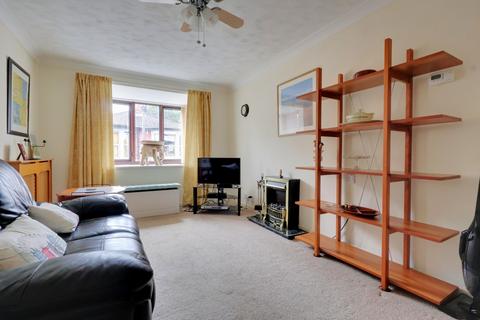 1 bedroom flat for sale, West Street, Havant