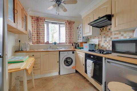 1 bedroom flat for sale, West Street, Havant