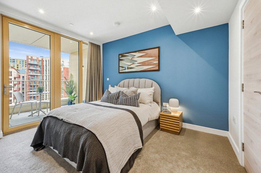 Apartment in Nine Elms - View 3