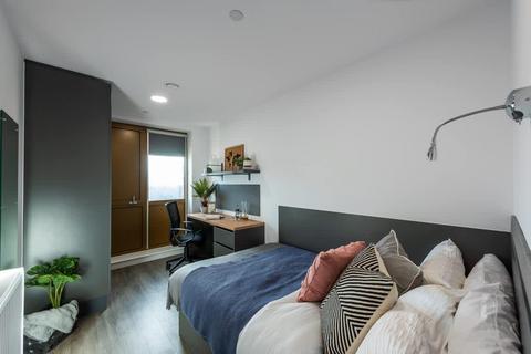 1 bedroom in a flat share to rent, Perth Road, London IG2