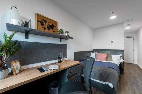1 bedroom in a flat share to rent, Perth Road, London IG2