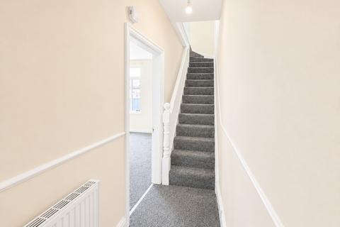 2 bedroom terraced house to rent, Steynburg Street, East Riding of Yorkshi HU9