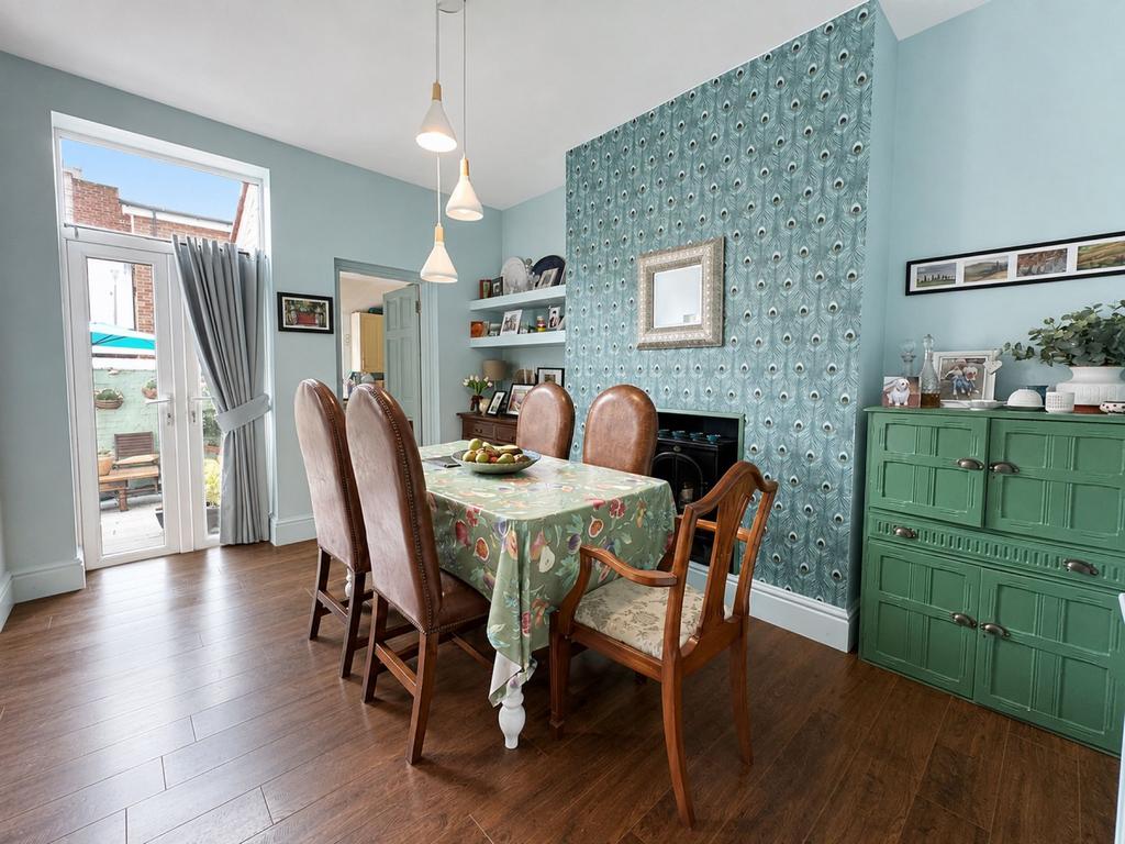 House in Liverpool, Dingle - More