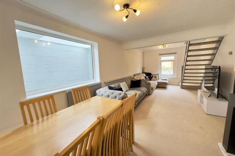 3 bedroom semi-detached house for sale, Albert Street, Fleet GU51