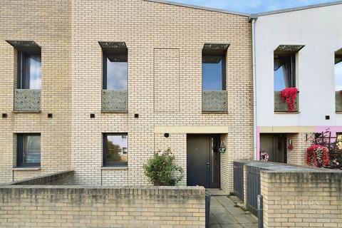 3 bedroom house to rent, Shepherd Purse Way, Norwich, NR5