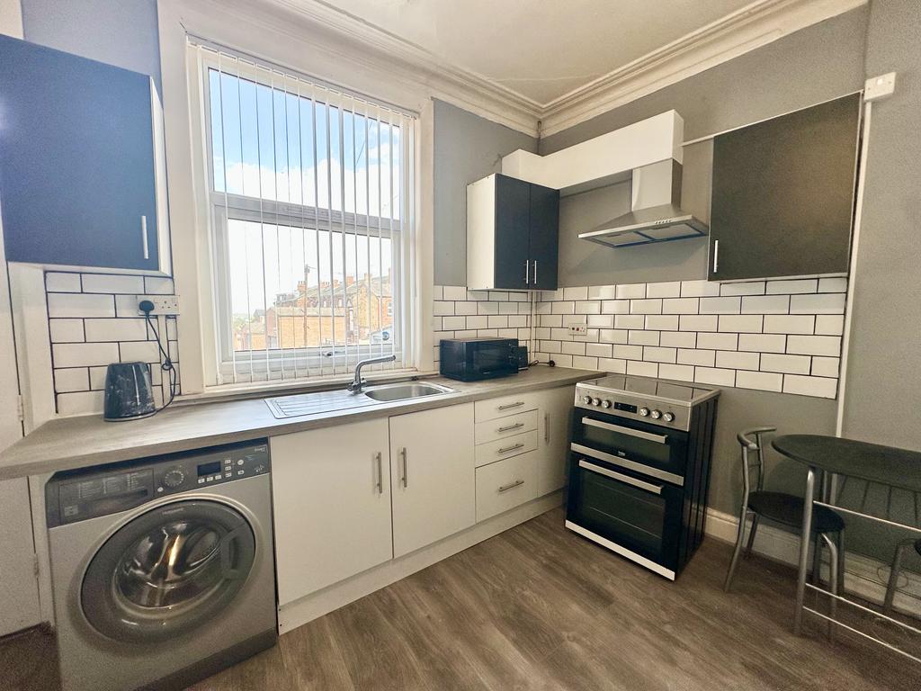 House in LEEDS - View 4