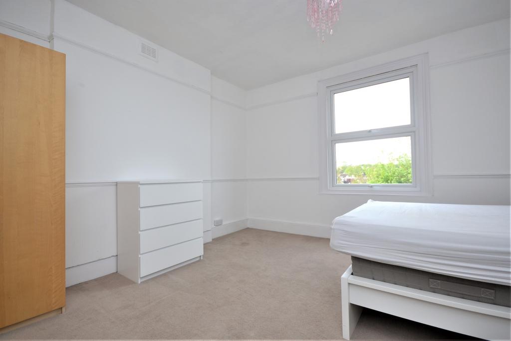 Apartment in Bromley - View 4